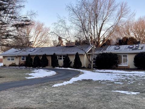 810 Locust Dr, Sleepy Hollow, IL 60118 photo 1