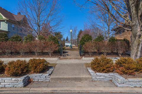 1222 E Grove St, Bloomington, IL 61701 photo 8