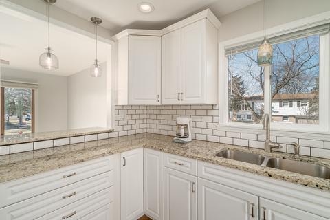 5942 Stuart Ln, Oak Forest, IL 60452 photo 6