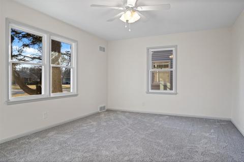 2114 E Jackson St, Bloomington, IL 61701 photo 11