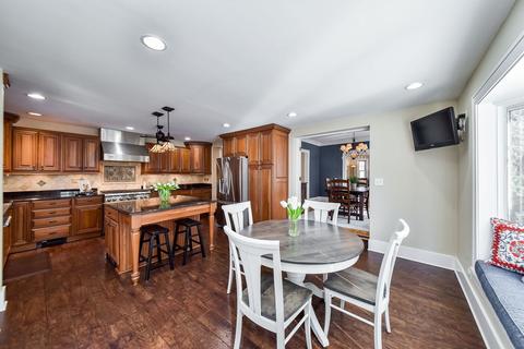 610 N Wheaton Ave, Wheaton, IL 60187 photo 9