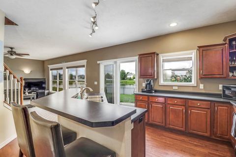 1289 Lodge Pole Ln, Normal, IL 61761 photo 3