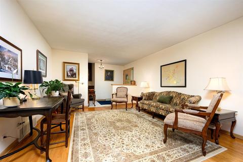 146 E Adams St, Elmhurst, IL 60126 photo 7