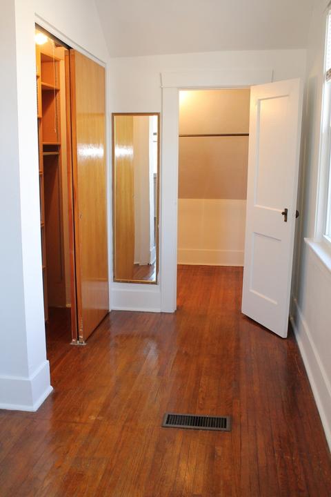 12 S Worth Ave, Elgin, IL 60123 photo 29