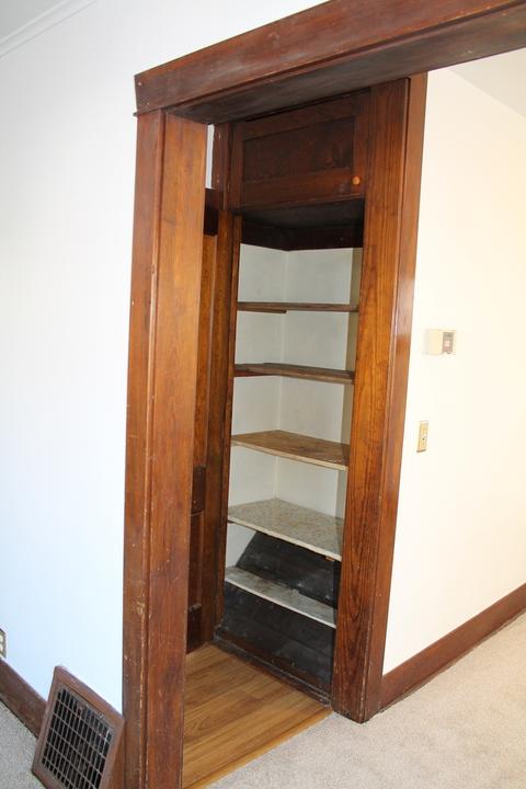 12 S Worth Ave, Elgin, IL 60123 photo 24
