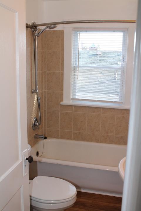 12 S Worth Ave, Elgin, IL 60123 photo 32