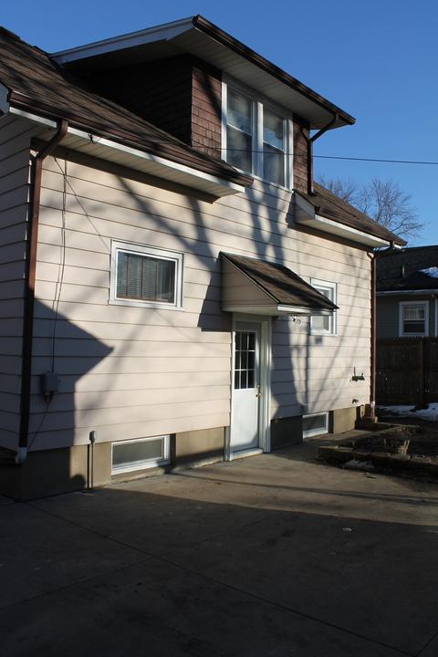 12 S Worth Ave, Elgin, IL 60123 photo 6