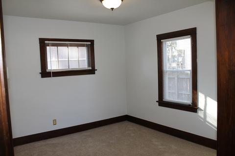 12 S Worth Ave, Elgin, IL 60123 photo 23