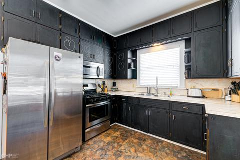 18219 School St, Lansing, IL 60438 photo 4