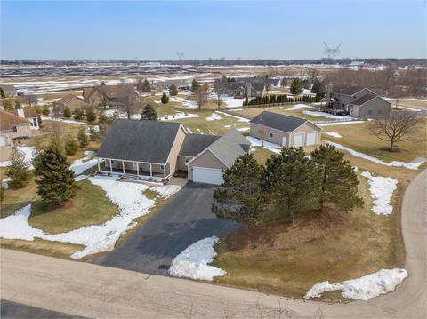 17918 Springbrook Cir, Union, IL 60180 photo 1
