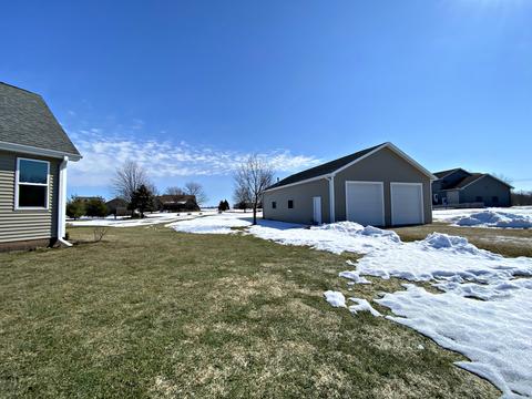 17918 Springbrook Cir, Union, IL 60180 photo 3