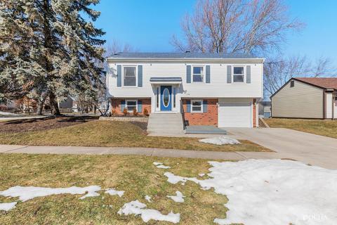 135 Sherman Ct, Bartlett, IL 60103 photo 1