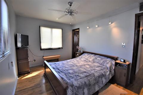 420 Illinois Blvd, Hoffman Estates, IL 60169 photo 8