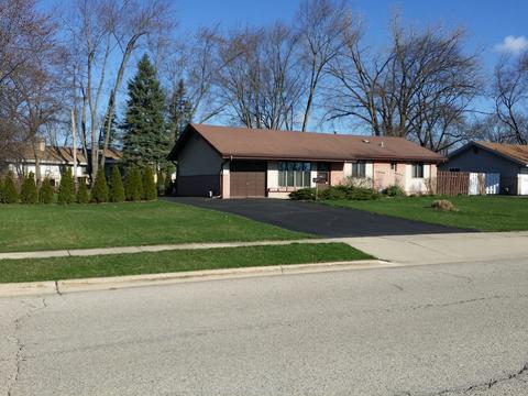 420 Illinois Blvd, Hoffman Estates, IL 60169 photo 1