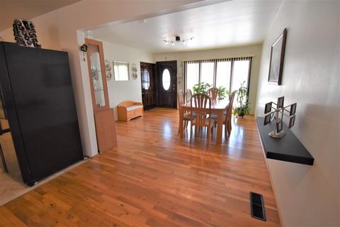 420 Illinois Blvd, Hoffman Estates, IL 60169 photo 5