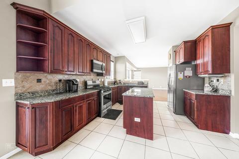 5230 Shotkoski Dr, Hoffman Estates, IL 60192 photo 8