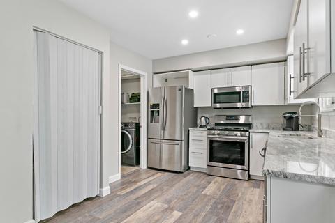 55 Pine Cir, Cary, IL 60013 photo 6