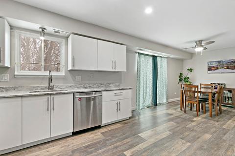 55 Pine Cir, Cary, IL 60013 photo 7