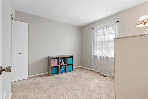 55 Pine Cir, Cary, IL 60013 photo 10