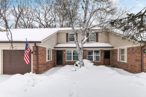 55 Pine Cir, Cary, IL 60013 photo 1