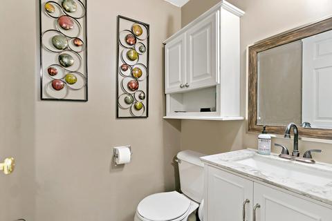 55 Pine Cir, Cary, IL 60013 photo 9
