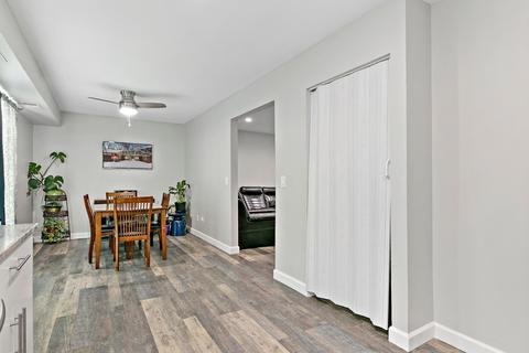 55 Pine Cir, Cary, IL 60013 photo 8