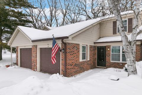 55 Pine Cir, Cary, IL 60013 photo 2