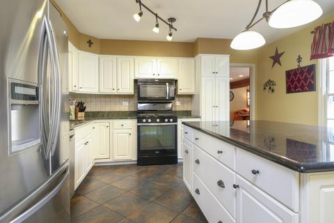 2 S037 Apache Dr, Wheaton, IL 60189 photo 10