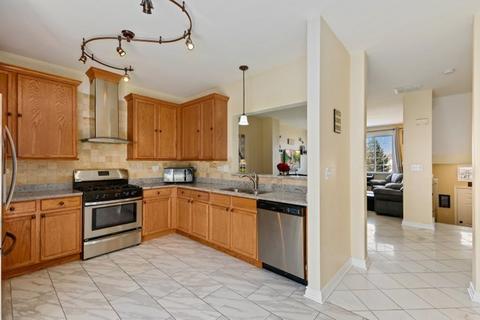 2524 Hatfield Ct, Elgin, IL 60123 photo 7