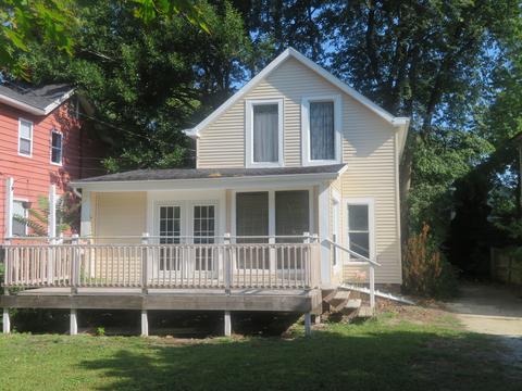 623 E Locust St, Bloomington, IL 61701 photo 5