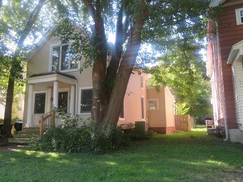 623 E Locust St, Bloomington, IL 61701 photo 2