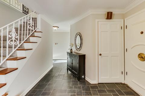1615 Whittier Ln, Wheaton, IL 60189 photo 4