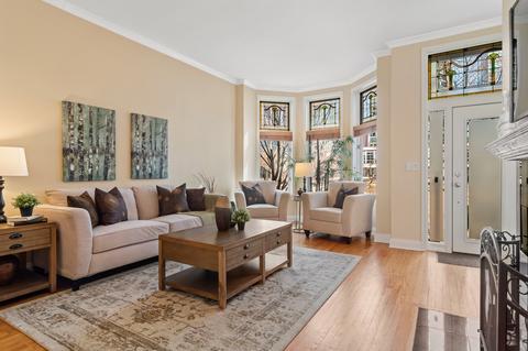 205 E 13th St, Chicago, IL 60605 photo 2