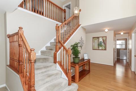 1373 Farmgate Rd, Bartlett, IL 60103 photo 2