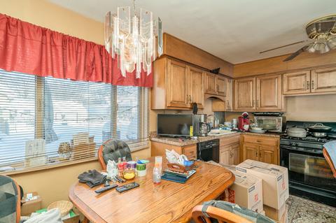 9018 Fairlane Dr, Bridgeview, IL 60455 photo 3
