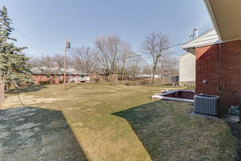 2004 E Lincoln St, Bloomington, IL 61701 photo 37