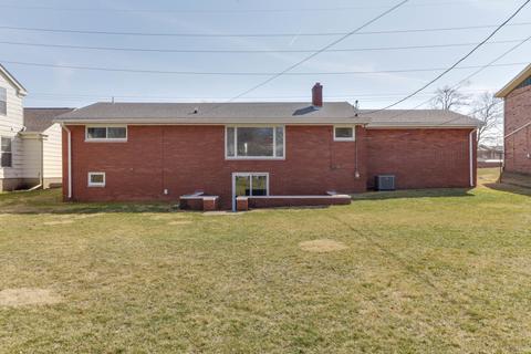 2004 E Lincoln St, Bloomington, IL 61701 photo 6