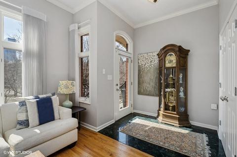 324 E 18th St, Chicago, IL 60616 photo 3