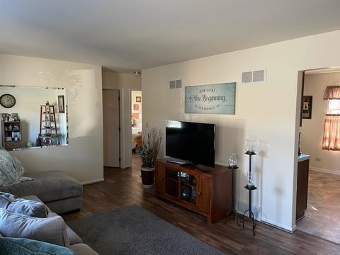 1401 Getzelman Dr, Elgin, IL 60123 photo 4
