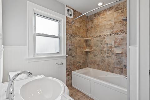 562 S 4th Ave, Des Plaines, IL 60016 photo 13