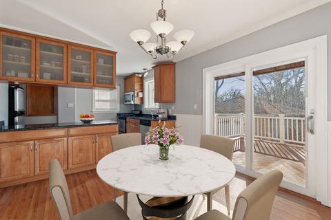562 S 4th Ave, Des Plaines, IL 60016 photo 6