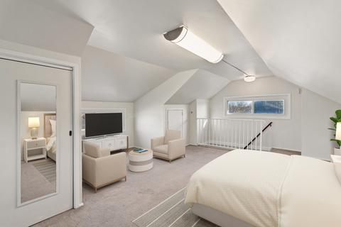 562 S 4th Ave, Des Plaines, IL 60016 photo 9