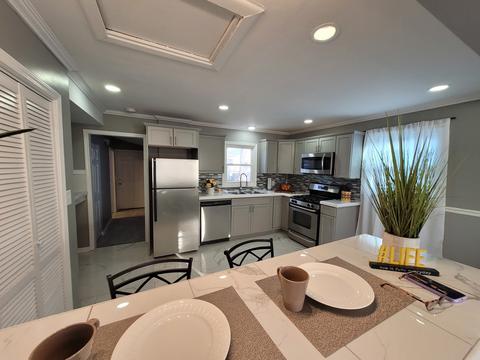 530 Webster Cir, Kankakee, IL 60901 photo 2
