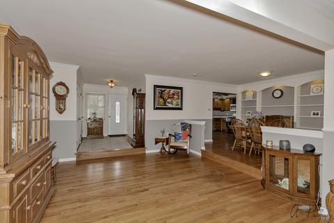 1115 Front Royal Ct, Mchenry, IL 60050 photo 9