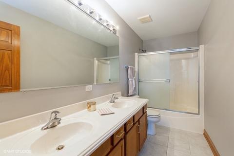 3045 Chalkstone Ave, Elgin, IL 60124 photo 18