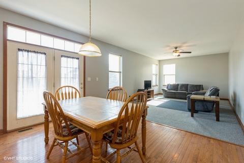 3045 Chalkstone Ave, Elgin, IL 60124 photo 9
