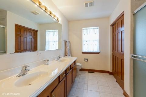 3045 Chalkstone Ave, Elgin, IL 60124 photo 13