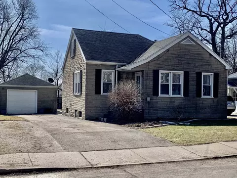 710 7th St, Peru, IL 61354 photo 1