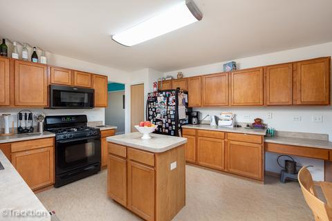 608 Brita Trl, Minooka, IL 60447 photo 6