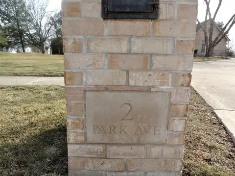 2 Park Ave, Peru, IL 61354 photo 3